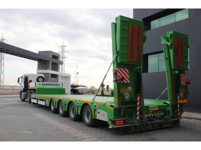 4 Axles Lowbed Semi-Trailer
