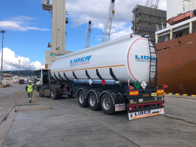 3 AXLES FUEL TANKER