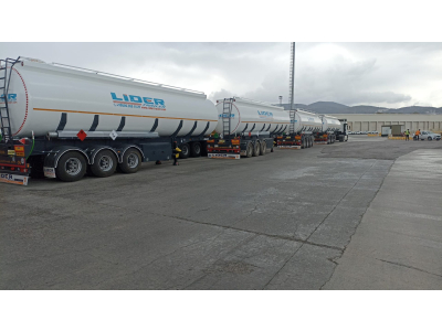 3 AXLES FUEL TANKER